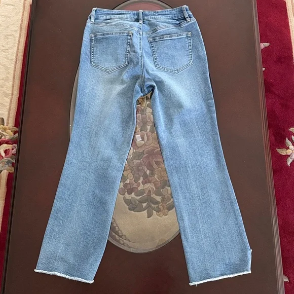 Jeans - Picture 3 of 10